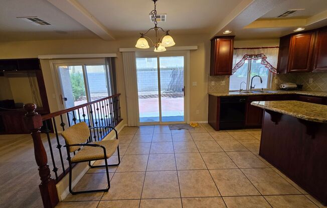 4 beds, 3 baths, $2,600