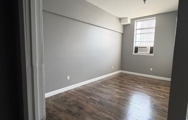 2 beds, 1.5 baths, 1,345 sqft, $2,165, Unit 112