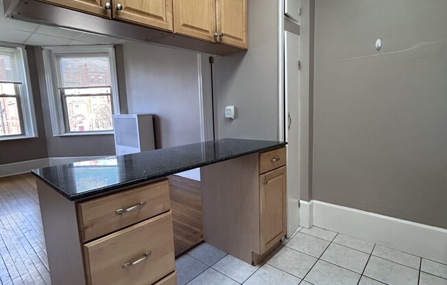 1 bed, 1 bath, $2,800, Unit 21