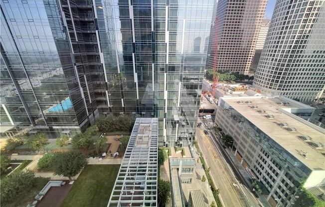 1 bed, 1 bath, 748 sqft, $2,800, Unit 1805