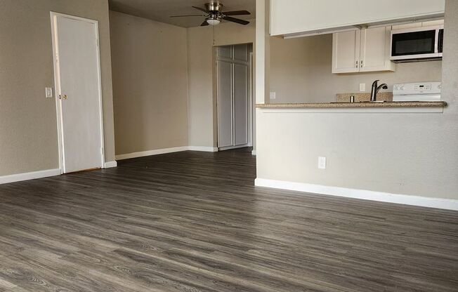 1 bed, 1 bath, 720 sqft, $1,950, Unit 19