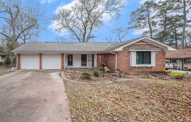 Updated 3 bedroom, 2 bath one story in the heart of Conroe TX