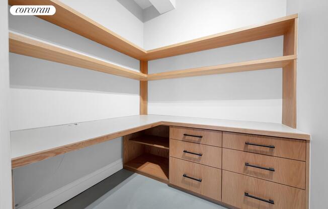 1 bed, 1 bath, 914 sqft, $5,700, Unit 7F