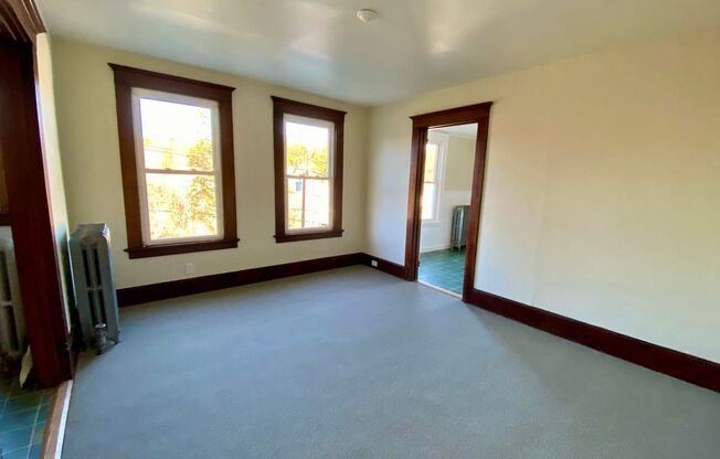 3 beds, 1 bath, 1,000 sqft, $2,000, Unit Prospect St