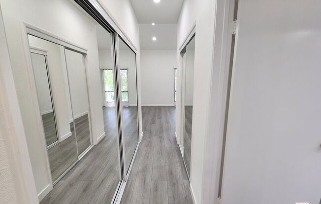 2 beds, 1 bath, 836 sqft, $3,700, Unit 555