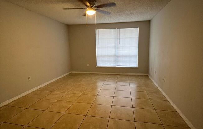 2 beds, 2 baths, 1,183 sqft, $1,400, Unit Cypress Pointe 4194D Versailles
