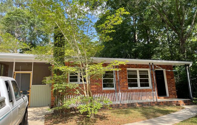2 bedroom, 1 bathroom updated home in Normaltown