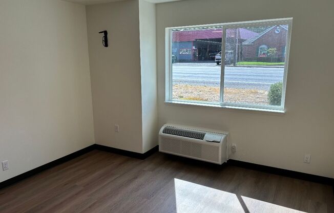 Studio, 1 bath, 348 sqft, $950, Unit 132