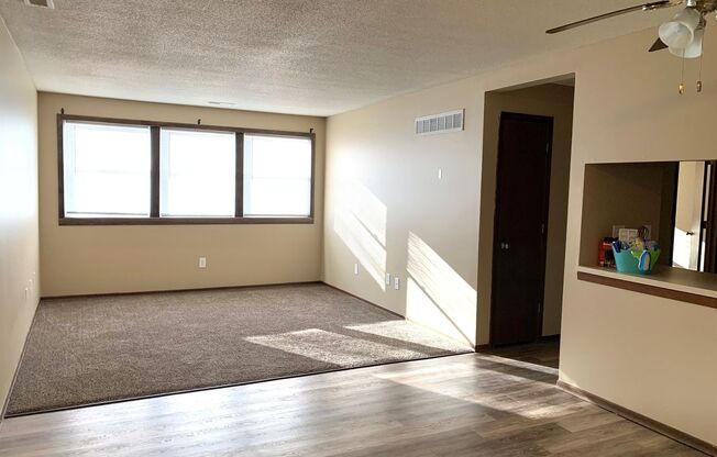 1 bed, 1 bath, 625 sqft, $815, Unit 4300 Wyndsor Terrace Building 3 #12