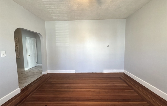28 FREDERICK AVE