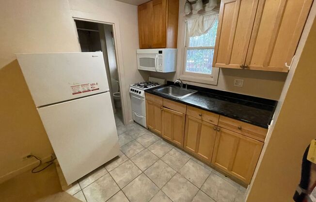 Studio, 1 bath, $1,300, Unit 1804 Poki Street Unit H-1