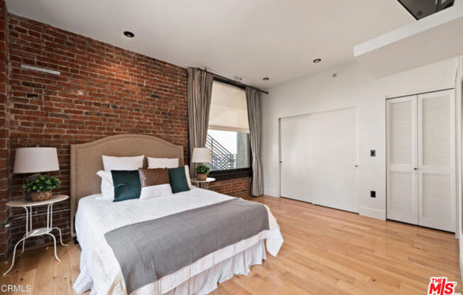 1 bed, 1 bath, 720 sqft, $2,300, Unit 601