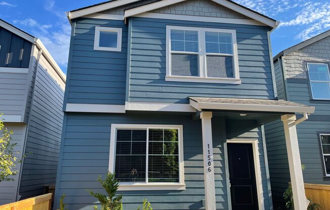 BEAUTIFUL 3 Bed 2.5 Bath Home in Vancouver! Stainless Steel Appliances!