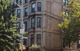 71 8 AVE