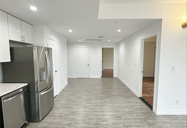 6518 AUSTIN ST