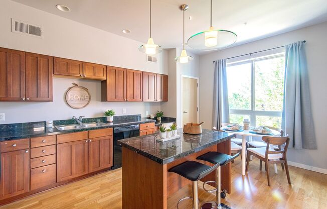 2B/2B Luxury Louisville Condo with Mountain Views- ALL UTILITIES INCLUDED!