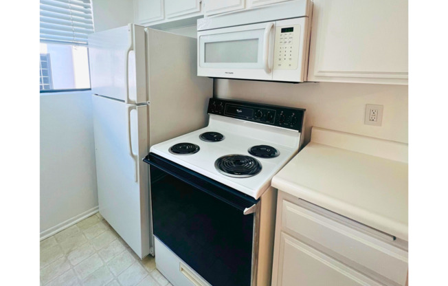 Studio, 1 bath, 500 sqft, $2,095, Unit 305