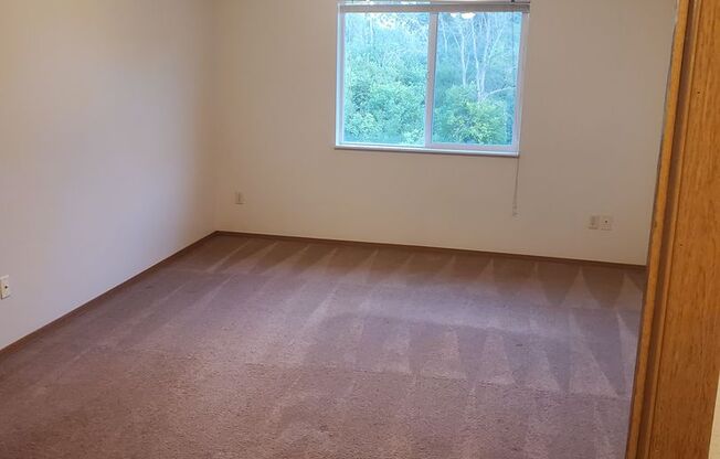 2 beds, 1 bath, 1,010 sqft, $1,269, Unit PL   4103