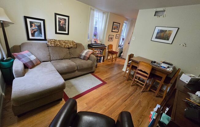 2 beds, 1 bath, $1,650, Unit #1F