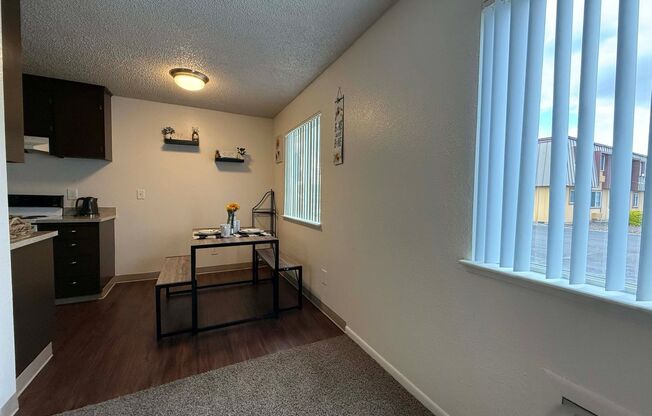 2 beds, 1 bath, 775 sqft, $1,304