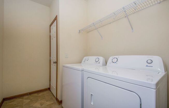 2 beds, 2 baths, 990 sqft, $1,195, Unit 5801 - Unit 32