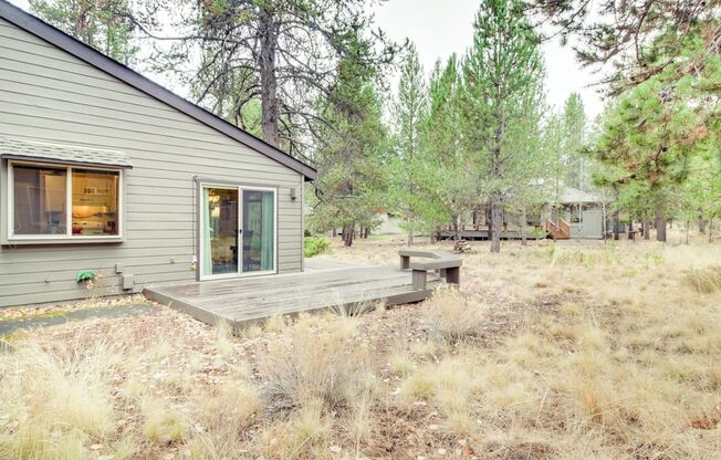 3 Bedroom 2 Bath Fully Furnished - Sunriver Oregon