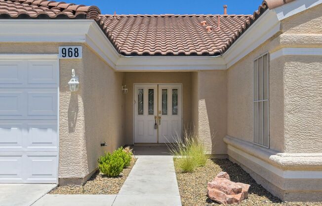 SE!! 4 Bedrooms!! Single Story!! NO HOA!! 3 Car Garage!!! Pool!!! Spa!!! RV Parking!!! Low maintenance Landscape!!