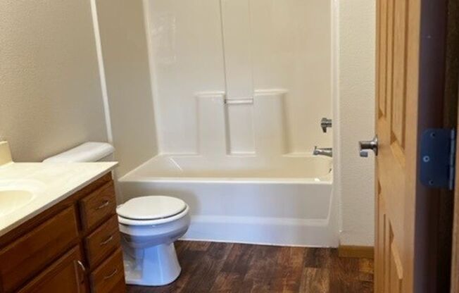 3 beds, 2 baths, 1,328 sqft, $1,955, Unit 54682