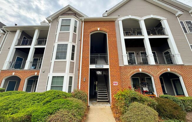 Stylish 3 Bed 3 Bath Condo With Large Balcony in Desired Riverbend at Cascades - Water Included