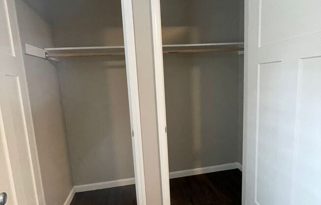2 beds, 1 bath, 870 sqft, $1,500, Unit 53-01
