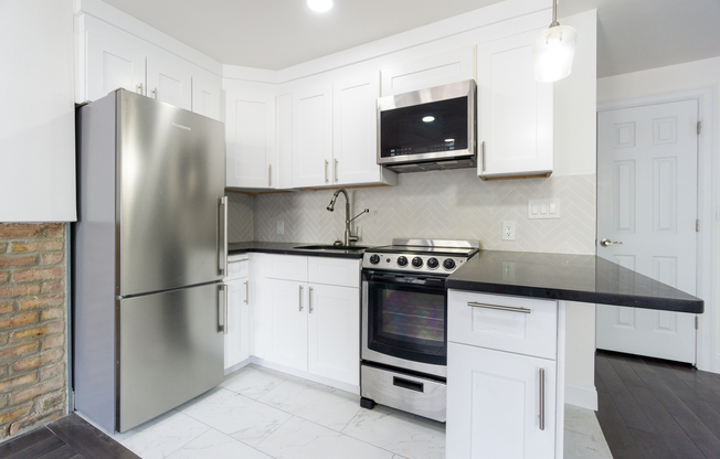 400 E 9 ST
