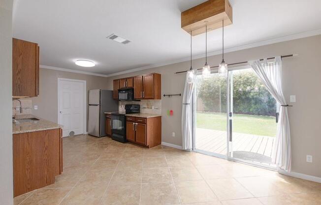 213 WOODLEY RD