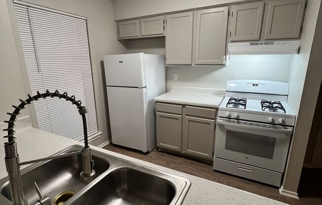 Newly Renovated Duplex - Northwest San Antonio