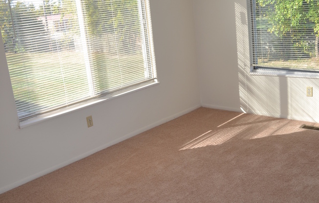 3 beds, 2.5 baths, 1,288 sqft, $1,369, Unit 04 - 410