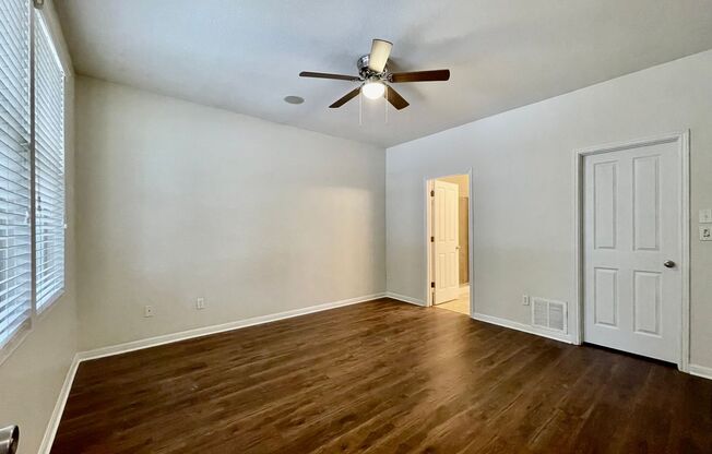 3 beds, 2.5 baths, 1,400 sqft, $1,790, Unit Main House