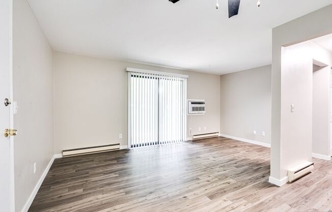 1 bed, 1 bath, 600 sqft, $899, Unit 855 - 02