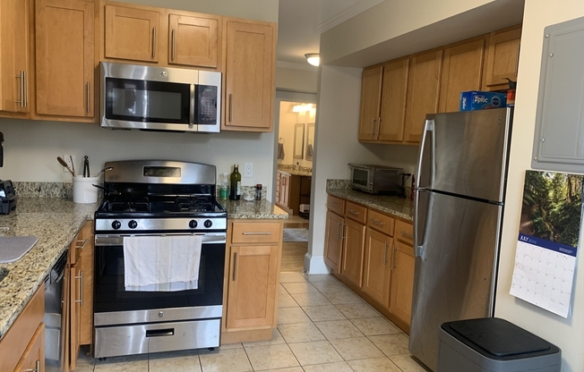 2 beds, 1 bath, 1,076 sqft, $3,700, Unit 5