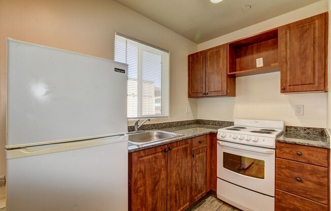 Studio, 1 bath, 288 sqft, $850, Unit Unit 15