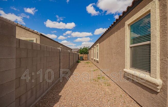 2403 E ALIDA TRL