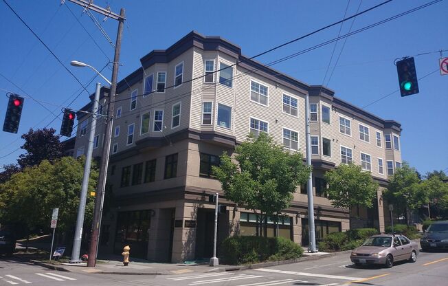 Yesler Place - 2BD/2BA Corner Home | Fantastic Views, In Unit W/D, Modern Touches, 1,100 sqft