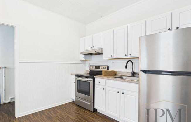 Available Now! Spacious 5 Bedroom Home Located in York City School District