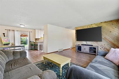 2420 WALNUT AVE