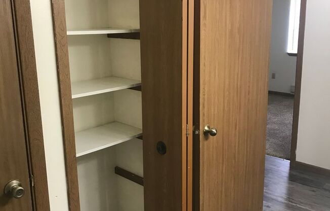 3 beds, 1 bath, 1,040 sqft, $1,695, Unit 3164-207