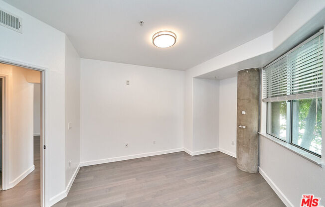 1 bed, 1 bath, 700 sqft, $2,700, Unit 103