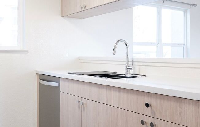2 beds, 1 bath, 821 sqft, $1,625, Unit 2D