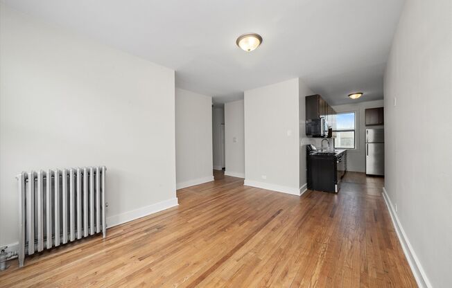 2 beds, 1 bath, 720 sqft, $1,695, Unit 1540-1M