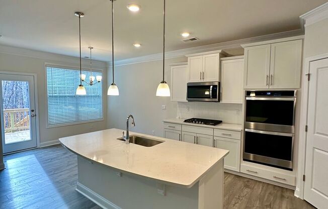 Beautiful 4BR/3BA Home in Falls Cove @ Lake Norman