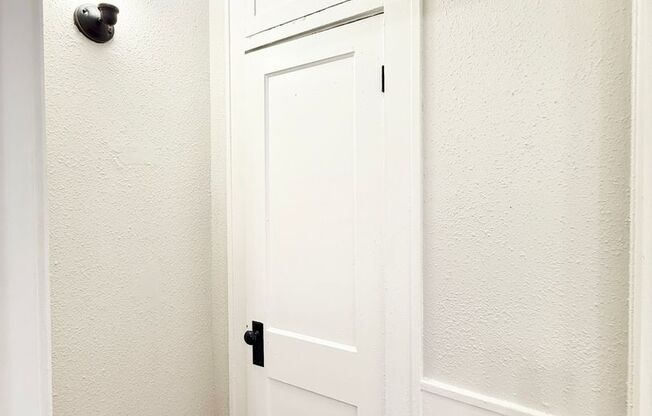 Studio, 1 bath, $895, Unit B2619