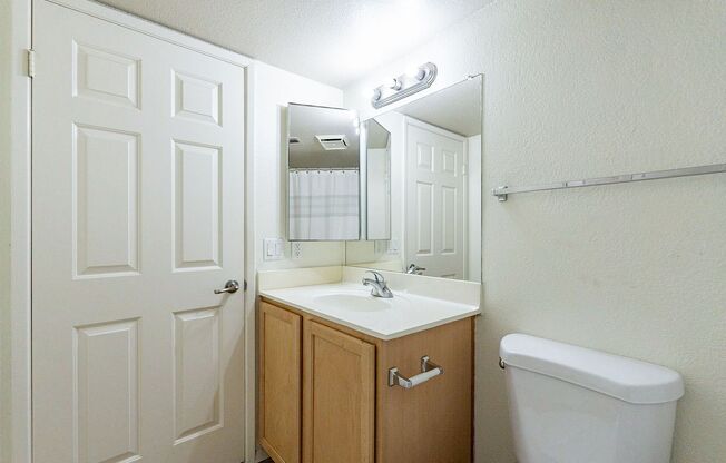 2 beds, 2 baths, $1,300, Unit # 2091