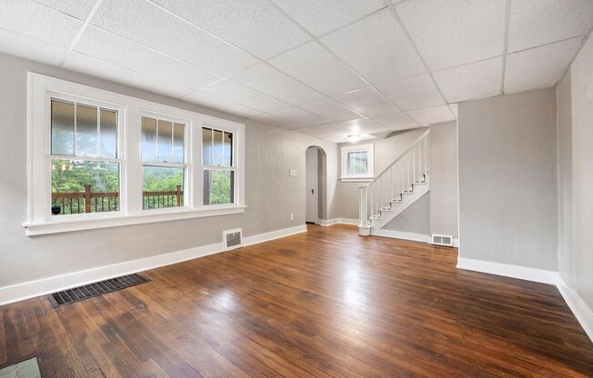 Updated 3 Bedroom in Forest Hills with Central AC